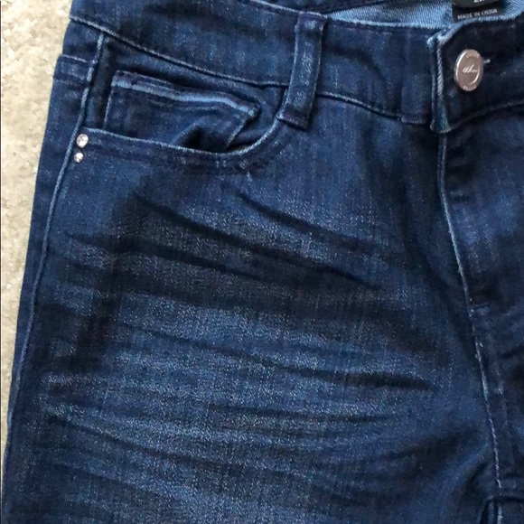 Ladies White House Black Market 2R bootcut jeans - Picture 3 of 8